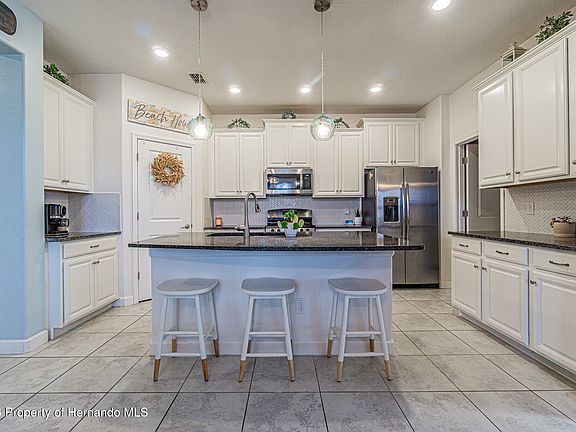 3rd image of 9071 Pleasant Woods Dr