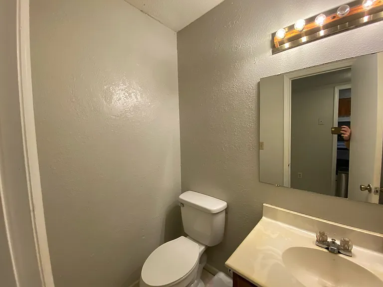 1108 Tiger Blvd #141 — Photo 5