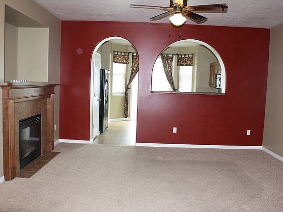 1134 York - 04 Family room_03182015