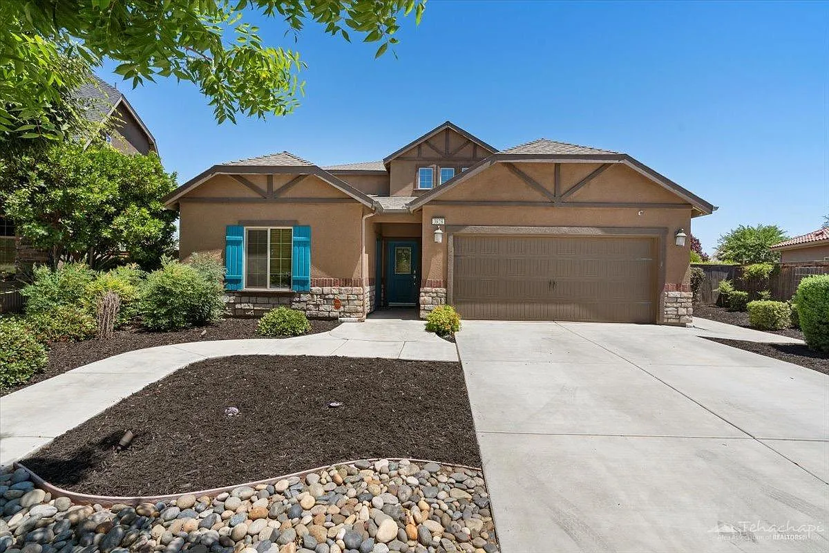 3828 Green Oaks Way photo 1