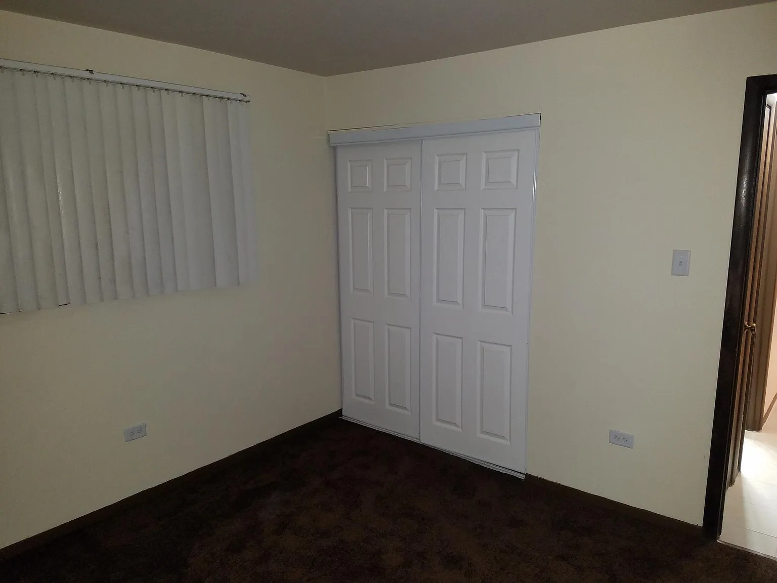673 Jeffery Ave — Photo 2