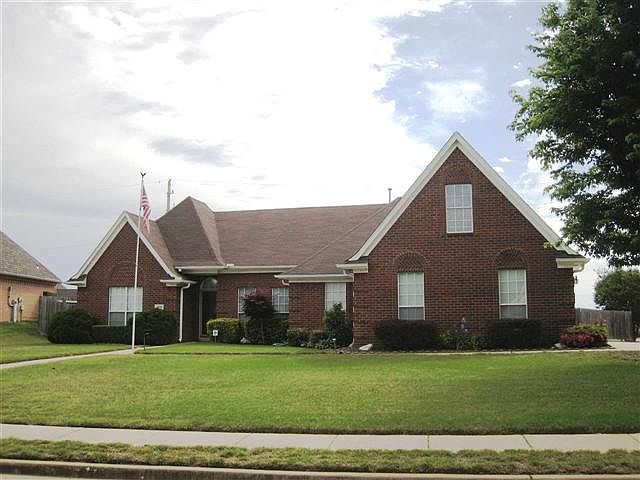 1st image of 4496 Meadow Cliff Dr