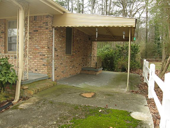 5th image of 429 Norton Cir SE