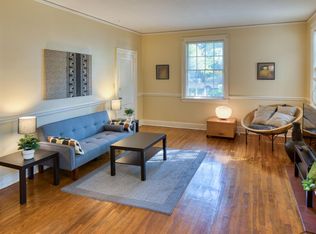221 E 56th St #1, Savannah, GA 31405