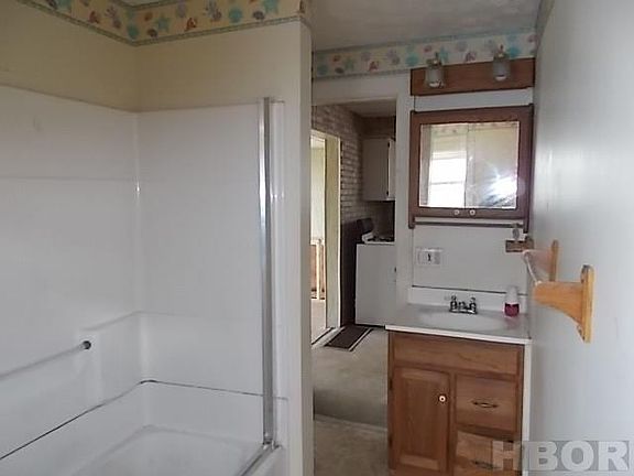 3rd image of 332 Elm St