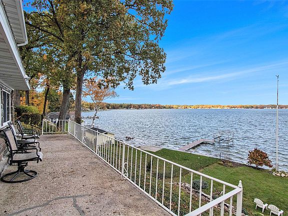 3rd image of 33766 Forest Beach Dr