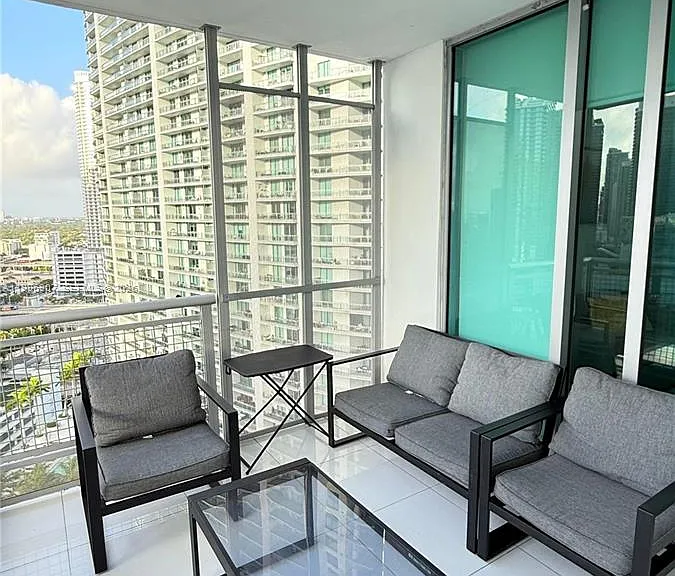 350 S Miami Ave — Photo 9
