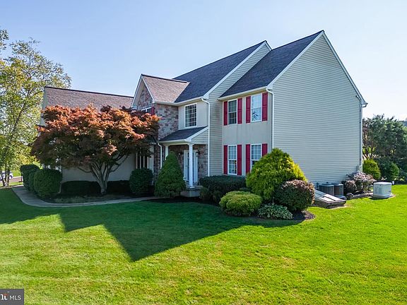 2nd image of 2549 Josie Ln
