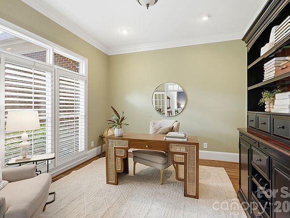 4th image of 10904 Moran Ln