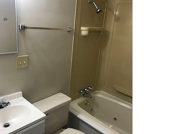 4th image of 3138 McKinley St