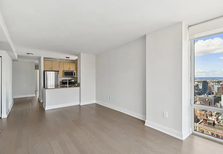 125 W 31st St #57F — Photo 2
