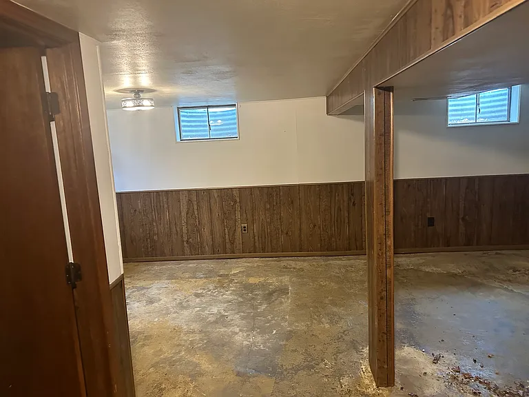 2567 Oak Dr — Photo 33