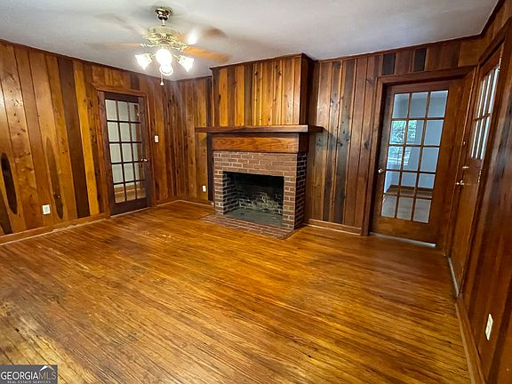 5th image of 5394 Spring St