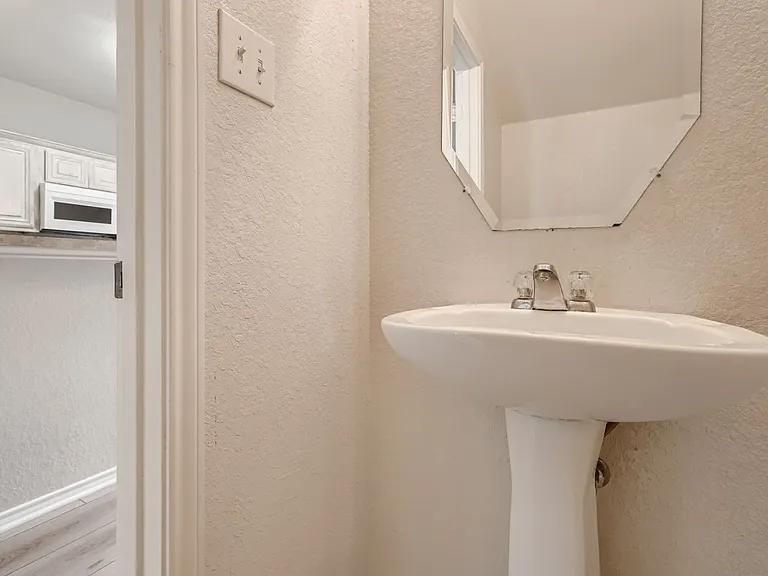 6406 Ithaca Fls — Photo 4