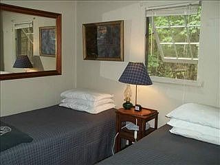 4th image of 38085 Leonard Ln