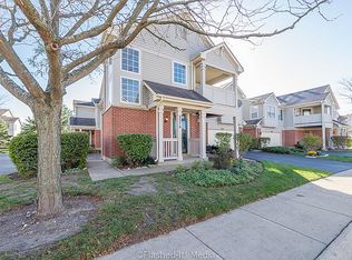 2270 Rockefeller Dr, Geneva, IL 60134