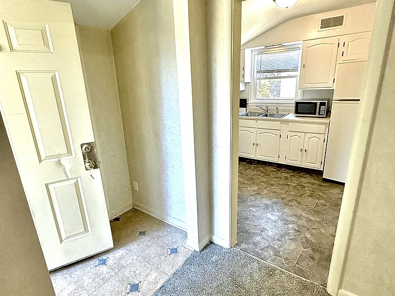 831 N 2nd Ave #1 — Photo 7