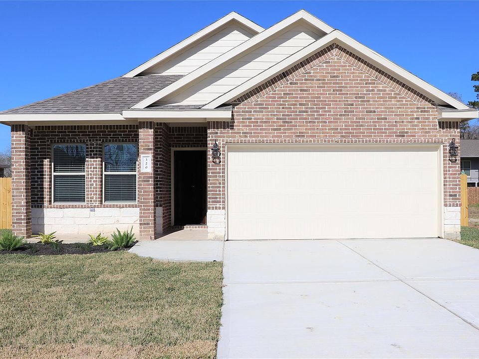 1st image of 320 Carlos Leal Dr