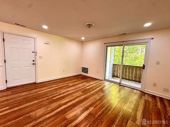 3rd image of 2315 Ravens Crest Dr