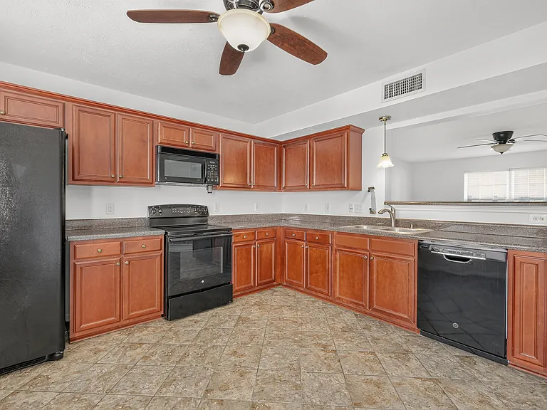 407 Arapaho Dr — Photo 14