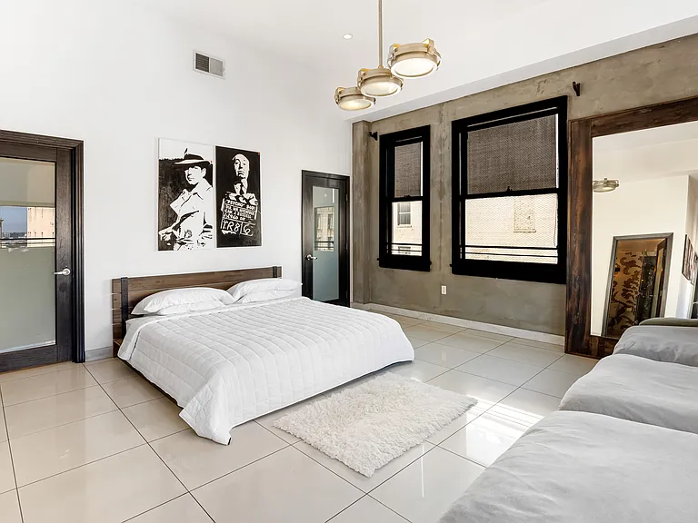 639 S Spring St #14C — Photo 17