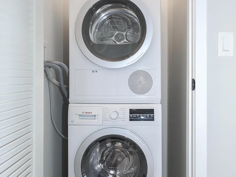 In-unit washer/dryer