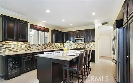 4 bed, 2293 sqft, $5,750 — Photo 3