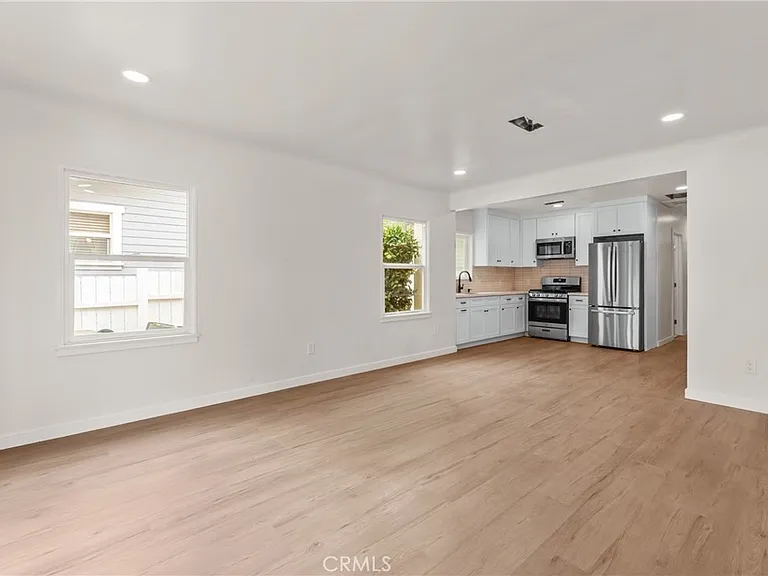6220 S Magnolia Ave — Photo 5