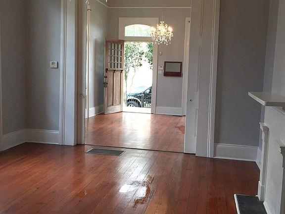 2nd image of 2622 Constance St
