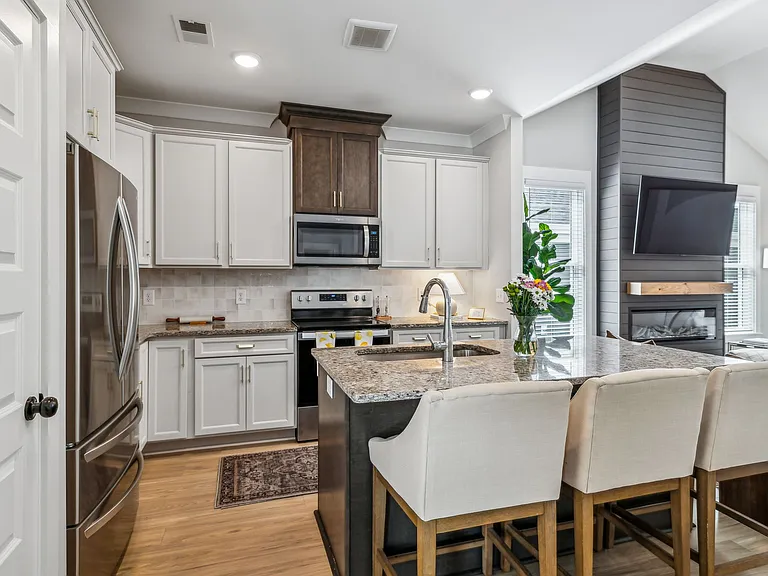 7560 Maggie Dr — Photo 21