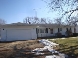 527 N 4th St, Cissna Park, IL 60924