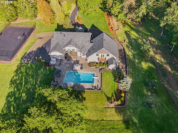 3rd image of 2700 Melrose Rd