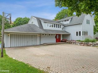 427 Highland Ave, Woodstock, IL 60098