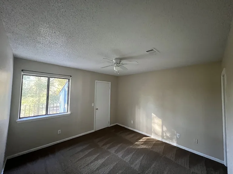 910 Brett Dr #16 — Photo 6