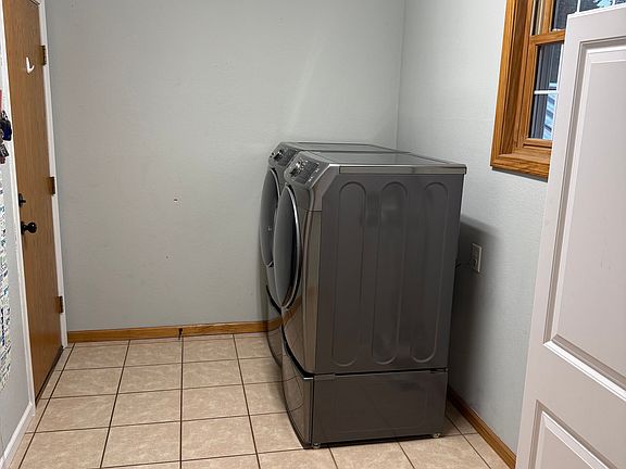 5th image of 1335 Grant St