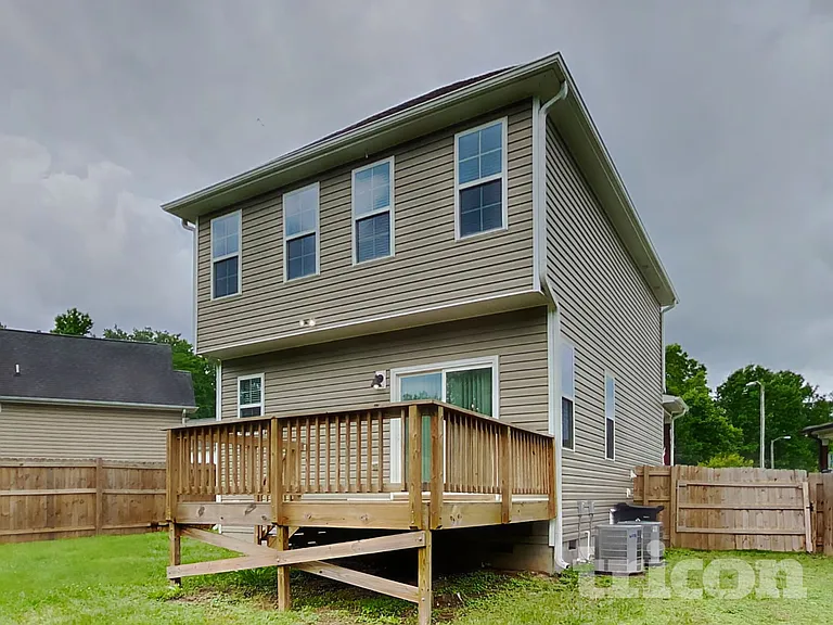 111 Cottage Ct — Photo 19