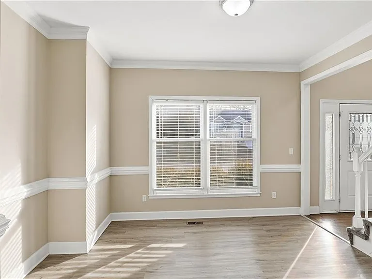 1175 SW Santa Fe Dr — Photo 4