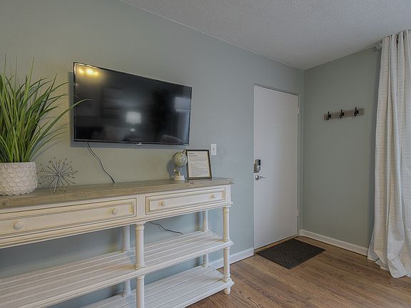 4th image of 4102-4110 Clark Ave #16210620