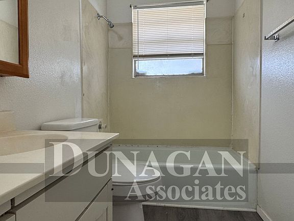 5th image of 201 N Mesquite St Unit 1