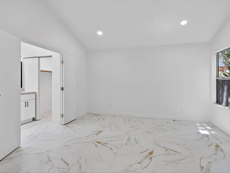 4040 E Via Del Mirlillo — Photo 12