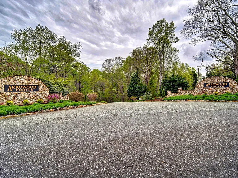 329 Arrowood Pointe — Photo 39