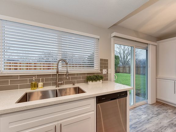 5th image of 5113 Saint Lo Ct