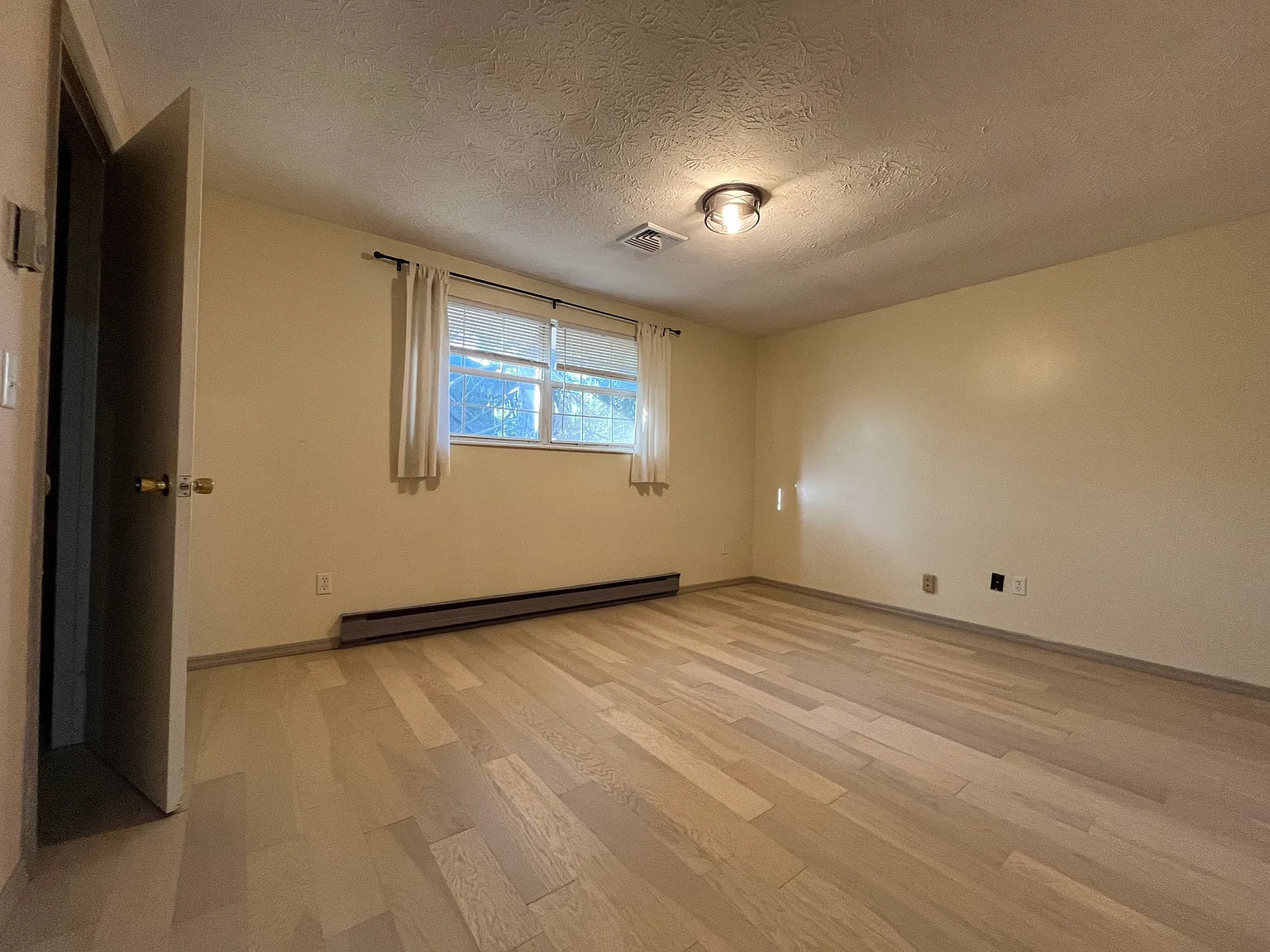 414 S Main St — Photo 2