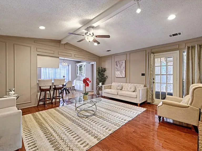 1709 Windsong Trl — Photo 5