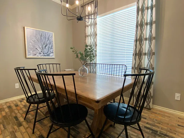 804 Brian Ct — Photo 3