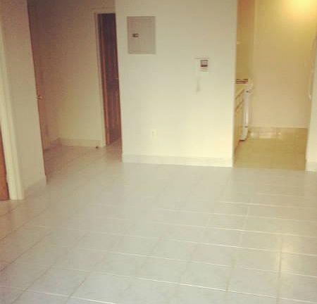 3rd image of 3037 31st St APT 1R