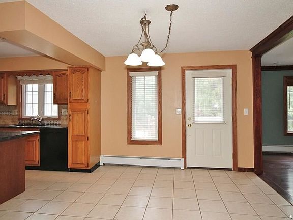 5th image of 243 Oakwood Dr