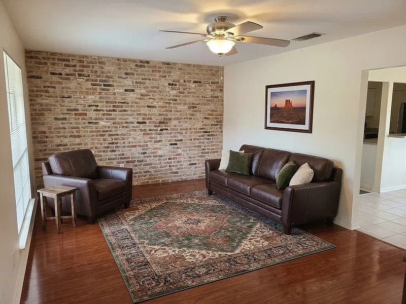 2 bed, 1200 sqft, $1,350 — Photo 4