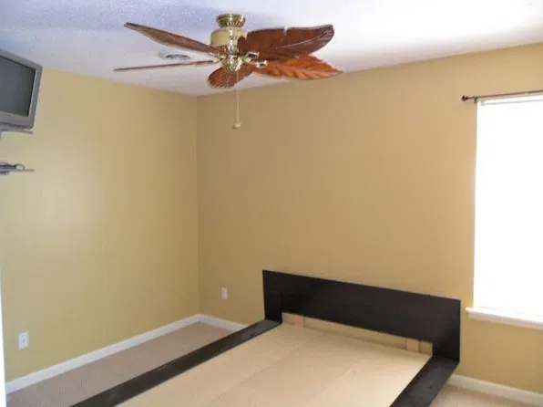 5 Pepper Ridge Ct, Johnson City, TN 37615