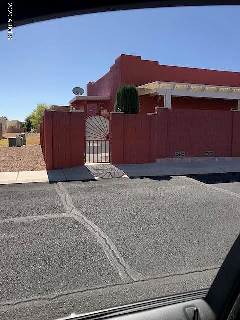 2nd image of 419 S Meadowood Ln